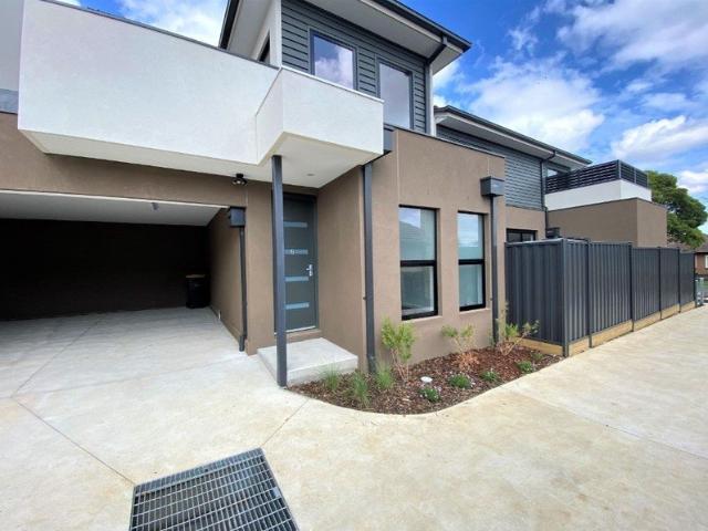 Townhouse for rent in Kingsbury, Melbourne