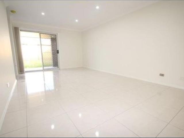 Townhouse for rent in Ambergate, New South Wales
