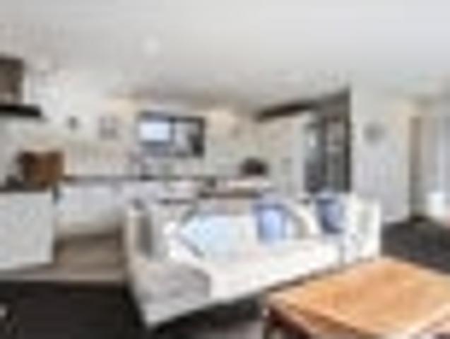 House for sale in Chaslands, Canterbury