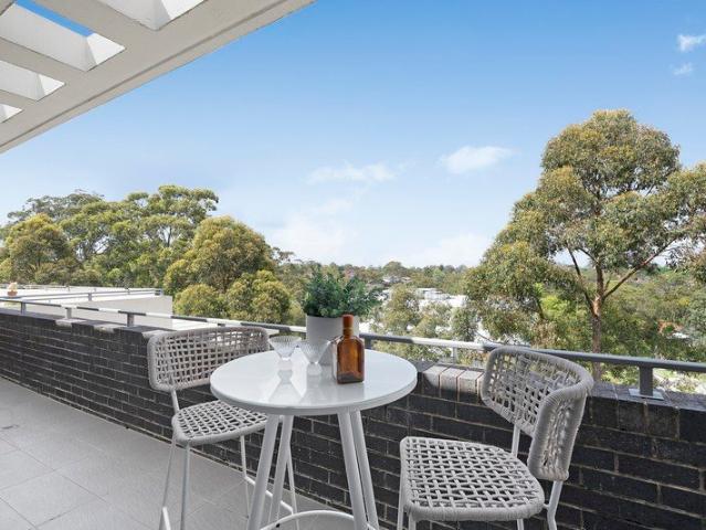 Apartment for sale in Lower North Shore, Sydney