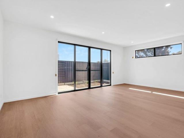 Townhouse for rent in Seaton, Adelaide