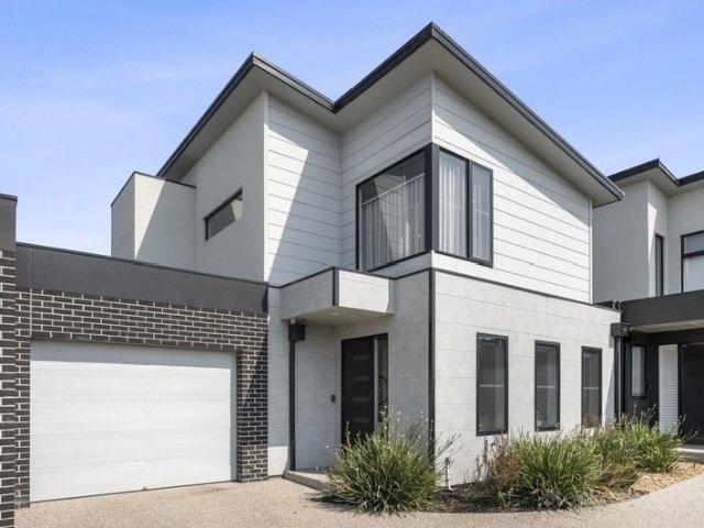 Townhouse for sale in Portarlington, Victoria