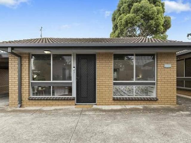 House for sale in Victoria