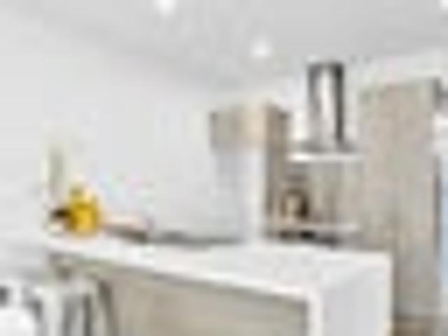 Townhouse for sale in Addington, Canterbury