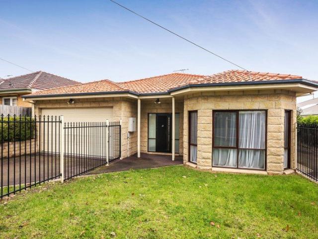 Apartment for rent in Parkdale, Melbourne