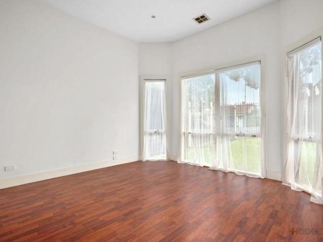Apartment for rent in Parkdale, Melbourne