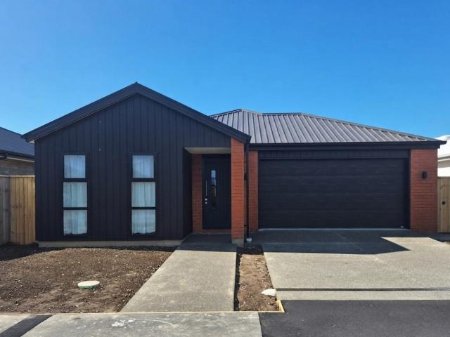 House for rent in Chaslands, Canterbury