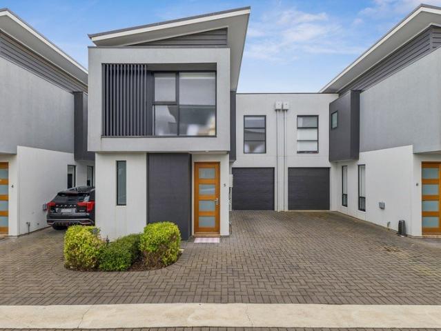 Townhouse for sale in Campbelltown City Council, Adelaide