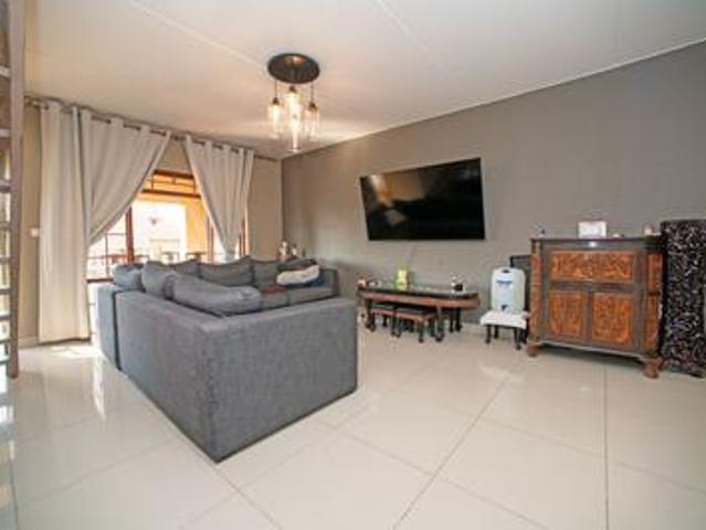 Townhouse for sale in Bedfordview, City of Ekurhuleni Metropolitan Municipality