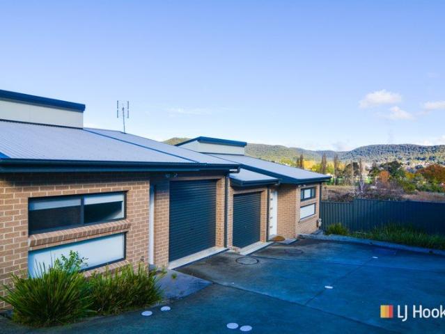 Villa for sale in Lithgow, New South Wales