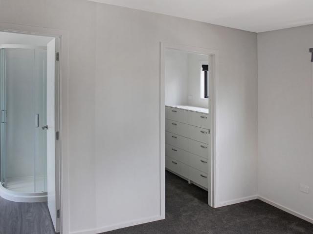 Townhouse for rent in Heathcote, Canterbury