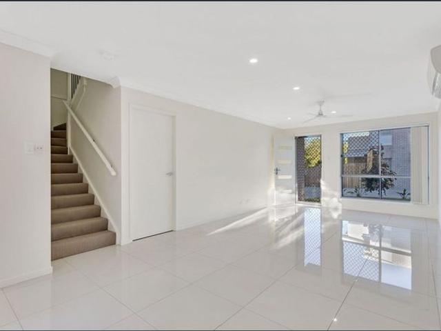 Townhouse for rent in Fernbrook, Queensland
