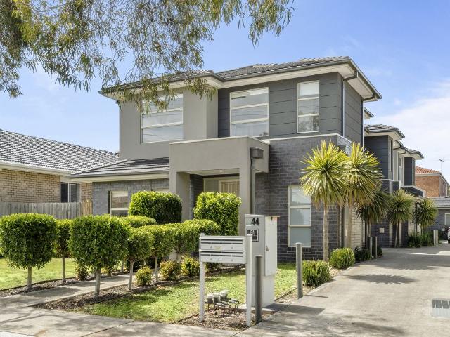 Townhouse for sale in Camerons Creek, Victoria