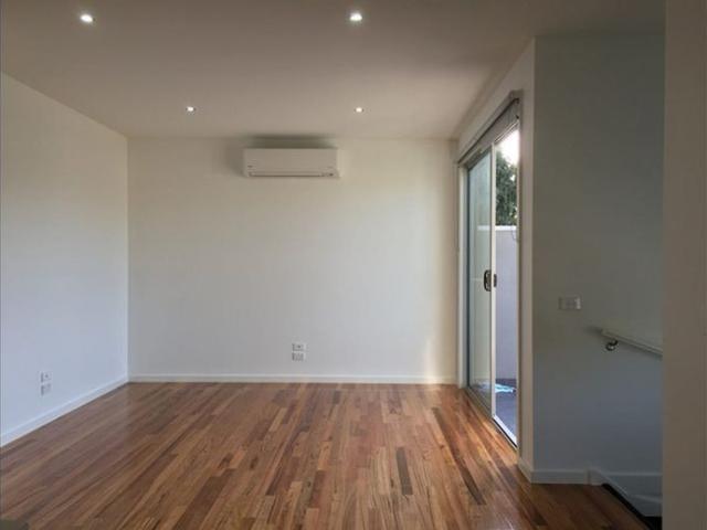 Townhouse for rent in Camerons Creek, Victoria