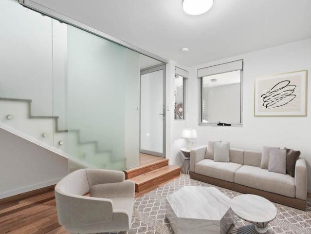 Townhouse for rent in Sydney, New South Wales