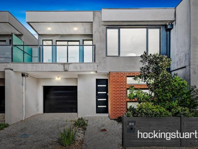 Townhouse for sale in Moorabbin, Melbourne