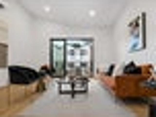 Townhouse for sale in Balmoral