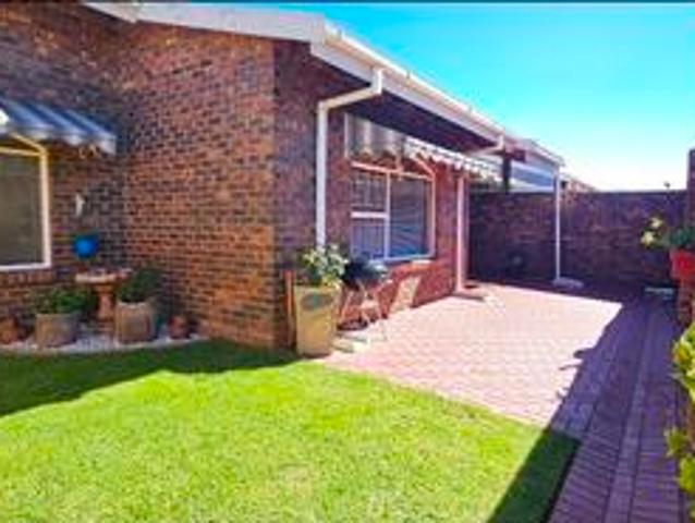 Townhouse for sale in Sedibeng, Gauteng