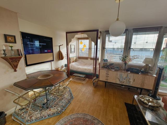 Studio for rent in North Kensington, Isle Of Man