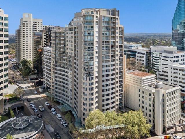 Apartment for sale in Lower North Shore, Sydney