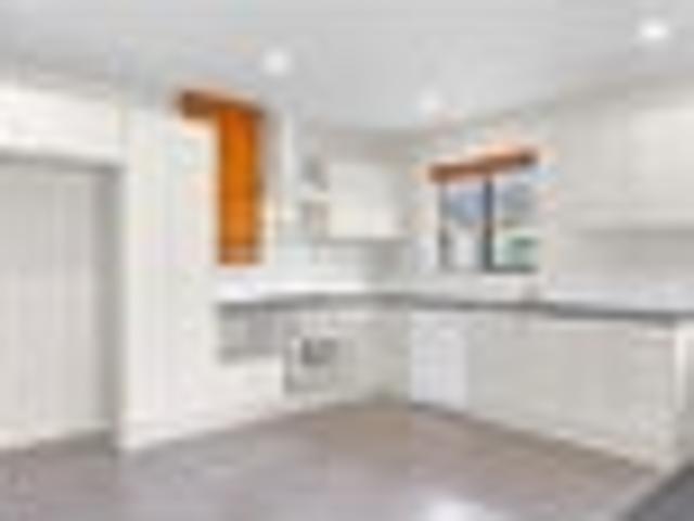 Apartment for sale in Chaslands, Canterbury