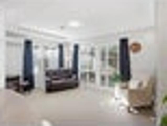 Apartment for sale in Chaslands, Canterbury