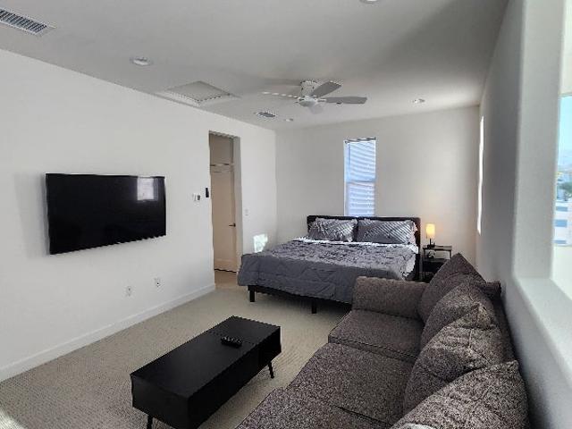 Room for rent in Palm Desert, California