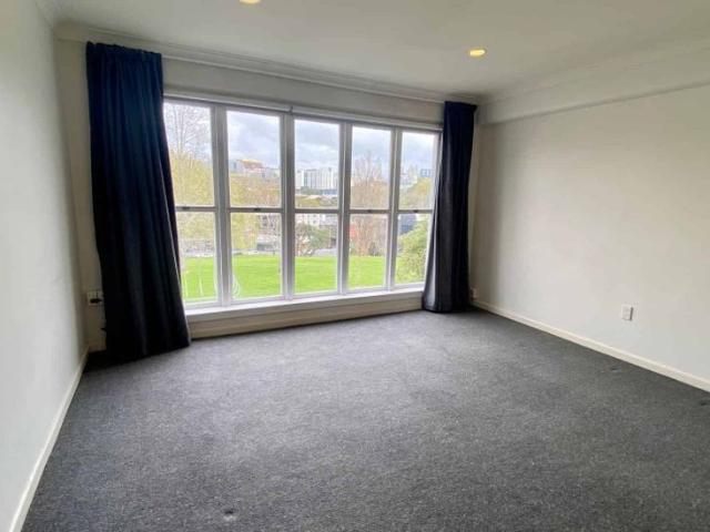 Apartment for rent in Mechanics Bay, Auckland