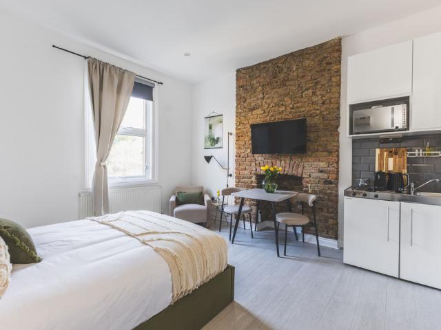 Studio for rent in Kilburn, Greater London