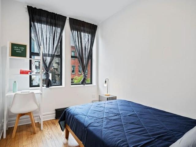 Room for rent in Arverne, New York