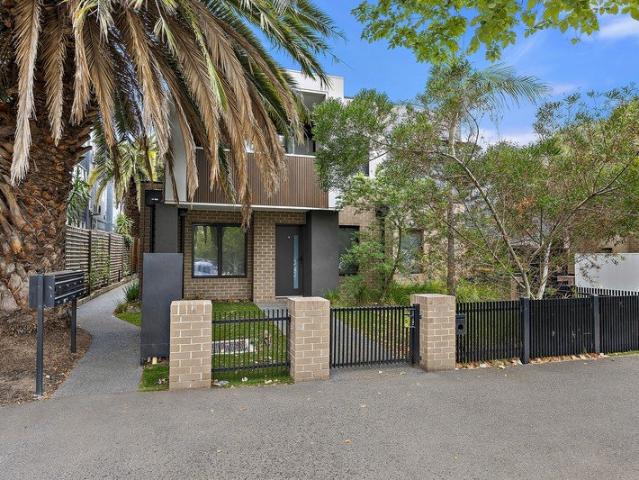 Townhouse for sale in Camerons Creek, Victoria