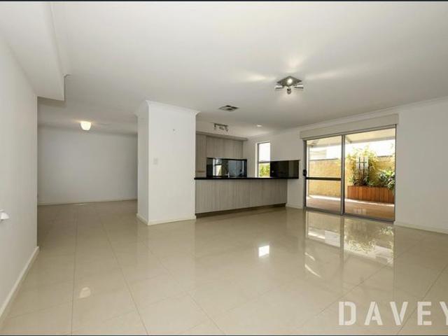 Townhouse for rent in Osborne Park, City of Stirling