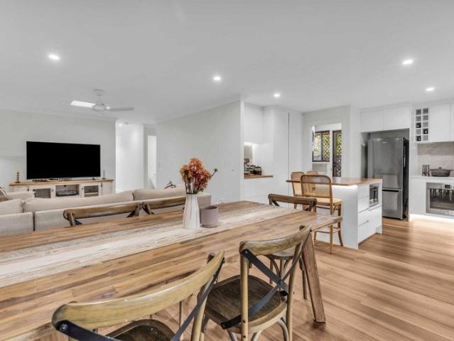 Duplex for sale in Burleigh Waters, Gold Coast City