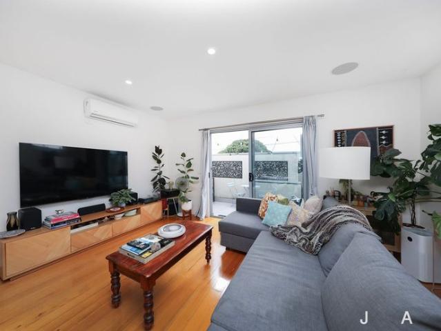 Townhouse for rent in Camerons Creek, Victoria