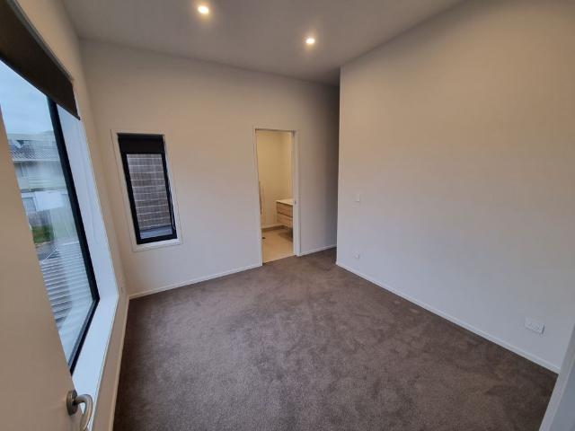 Townhouse for rent in Hamilton Central, Hamilton City