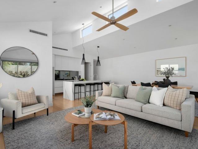 Townhouse for sale in Mornington, Melbourne
