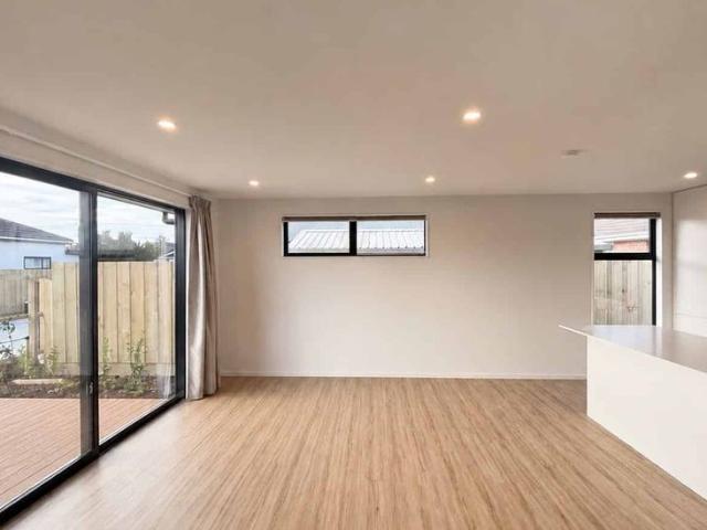 House for rent in Chaslands, Canterbury