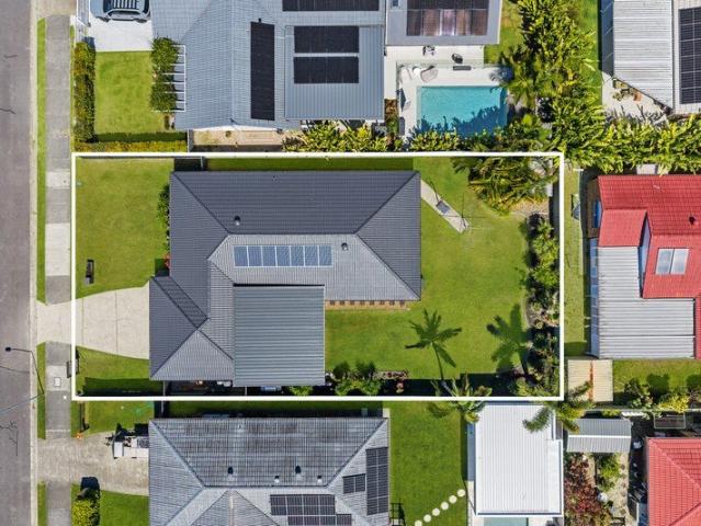 House for sale in Elanora, Gold Coast City