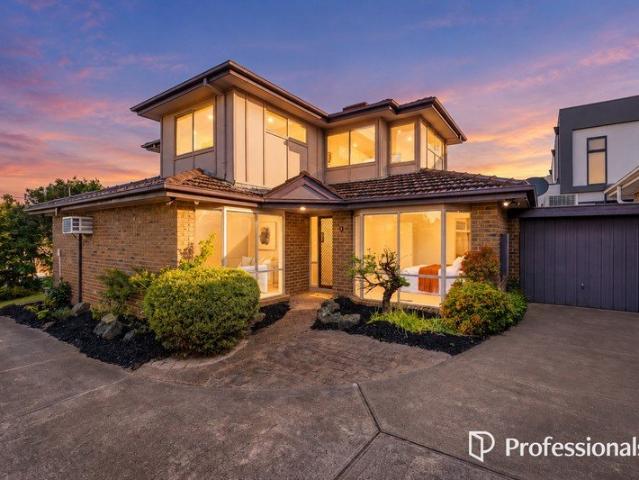 Townhouse for sale in Mount Waverley, Melbourne