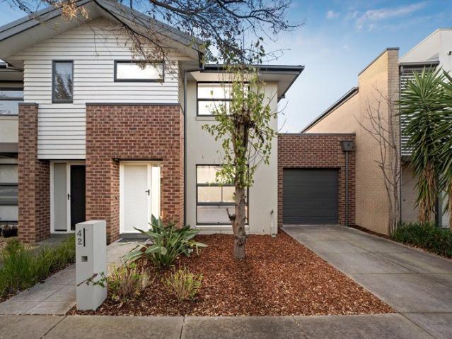 Townhouse for sale in Camerons Creek, Victoria