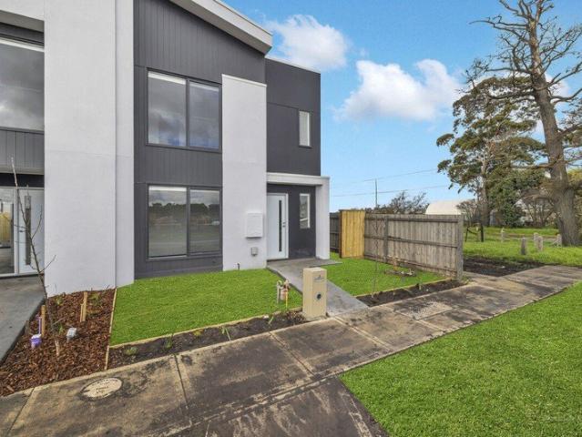 Townhouse for rent in Camerons Creek, Victoria