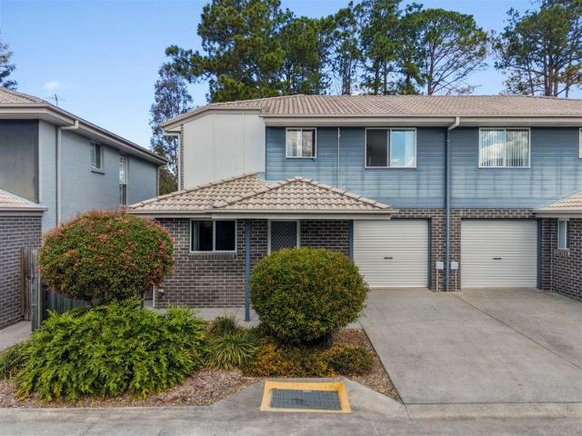 Townhouse for sale in Park Ridge Terrace, Greater Brisbane