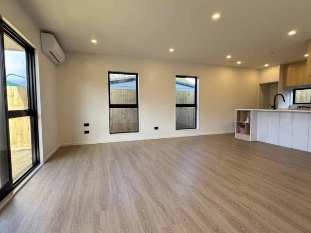 Townhouse for rent in Mount Wellington