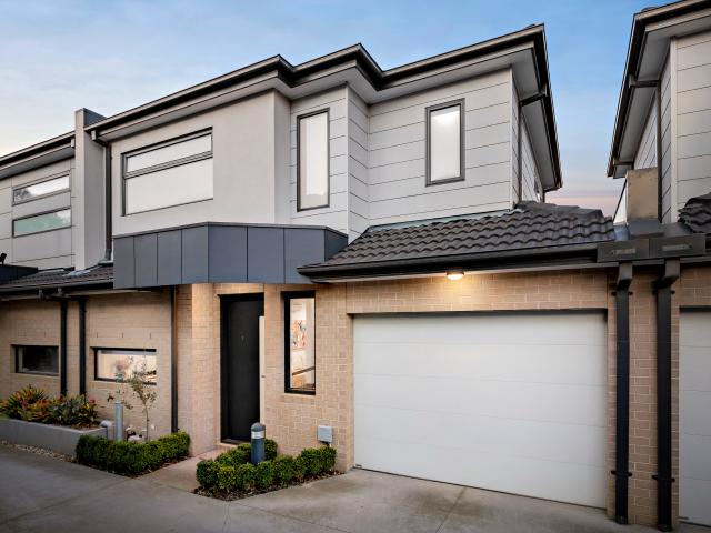 Townhouse for sale in Camerons Creek, Victoria