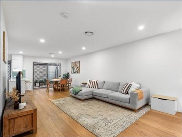 Townhouse for rent in Toombul, Queensland