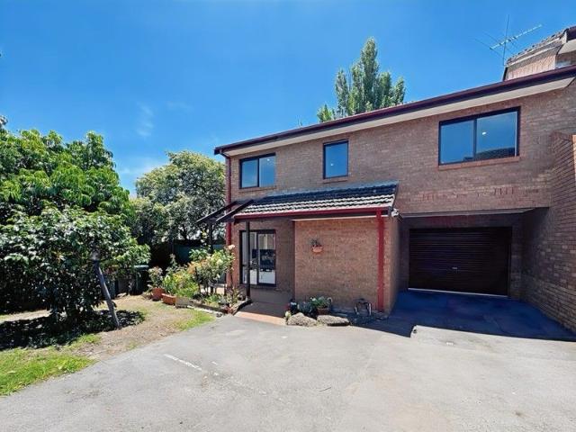 Townhouse for sale in Camerons Creek, Victoria