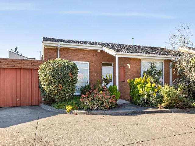 Villa for sale in Camerons Creek, Victoria