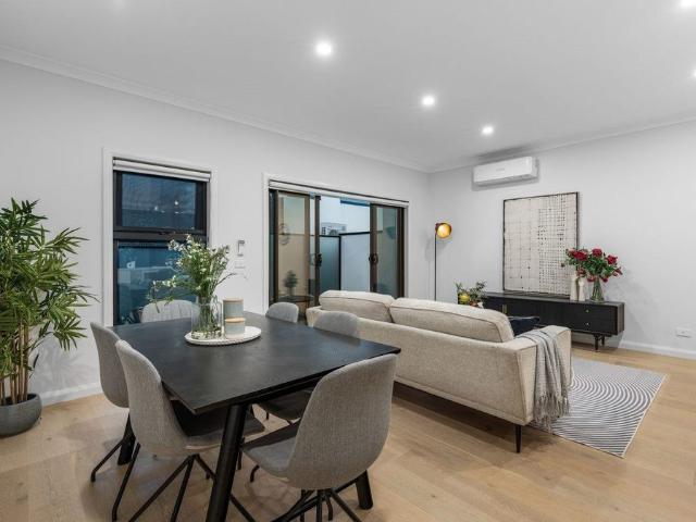 Townhouse for rent in Doncaster East, Melbourne
