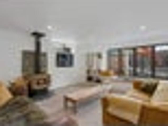Townhouse for sale in Otakou