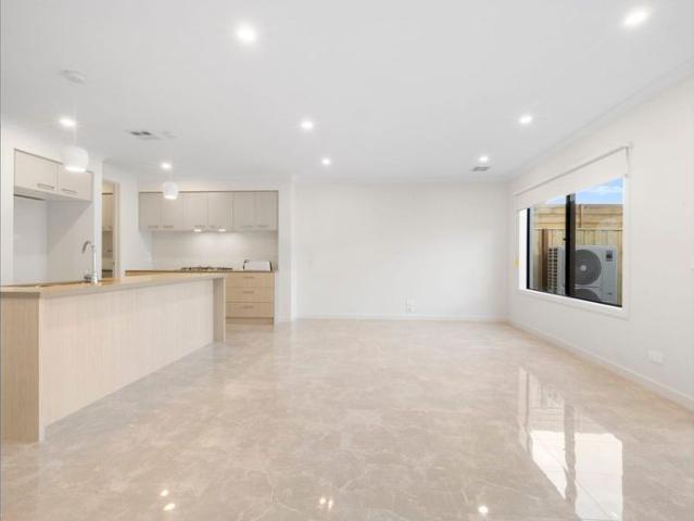 Townhouse for rent in Camerons Creek, Victoria